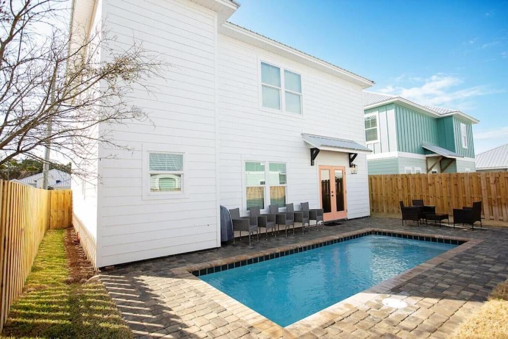 Вилла Coral Reef - Brand New Build, Pet Friendly, Private Pool! Sleeps 9! Панама-Сити Экстерьер фото