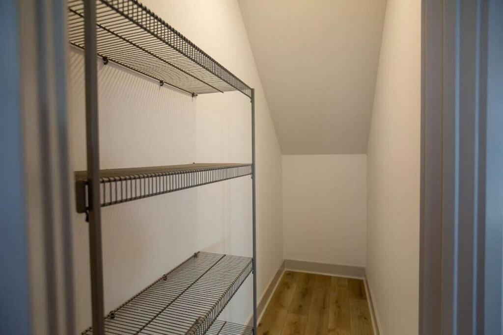 Вилла Coral Reef - Brand New Build, Pet Friendly, Private Pool! Sleeps 9! Панама-Сити Экстерьер фото